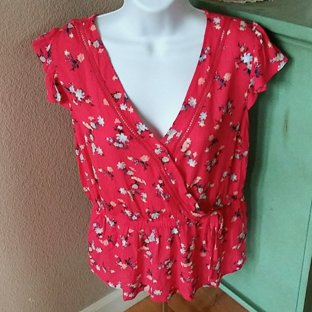 NWOT floral top size L